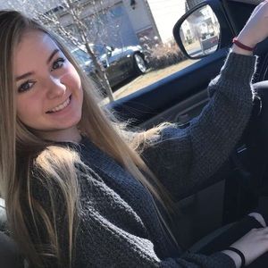 Meet your Posher, Maeghan